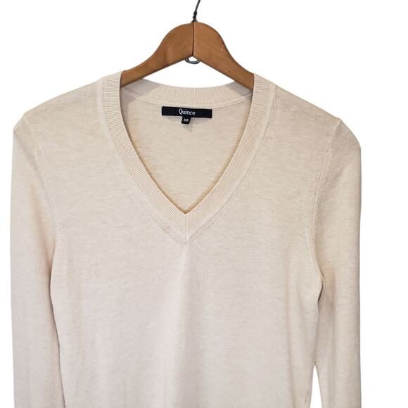 Quince Womens Cashmere Blend V Neck Thin Cream Sweater Size XS Classic Neutral - Picture 2 of 6